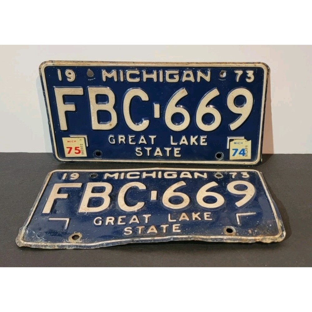 Michigan Pair 1973 Blue License Plates FBC-669 ‎ Glass Bead Schmaltz Paint